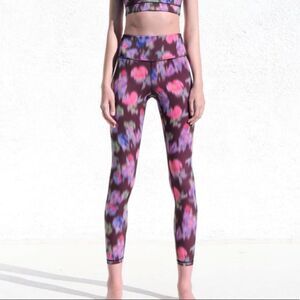 IVL COLLECTIVE - HYDRASCULPT ACTIVE LEGGING - BLURRED FLORAL